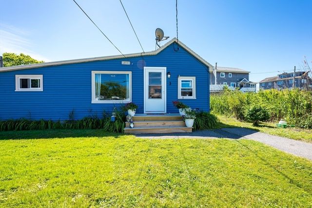 3 Rockland St, Fairhaven, MA 02719