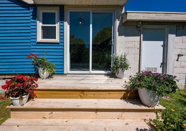 3 Rockland St, Fairhaven, MA 02719