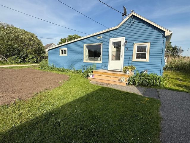 3 Rockland St, Fairhaven, MA 02719