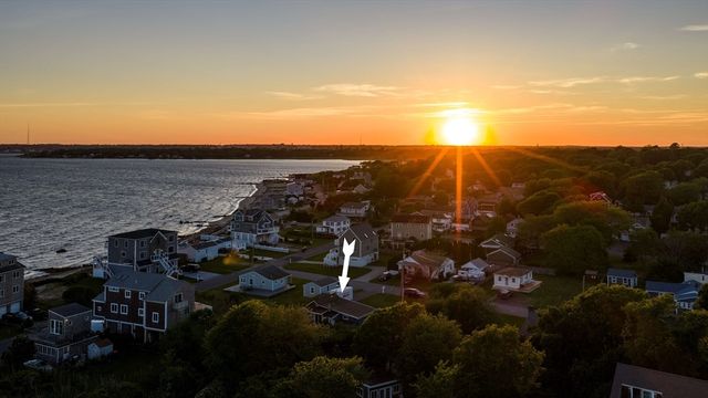 3 Rockland St, Fairhaven, MA 02719