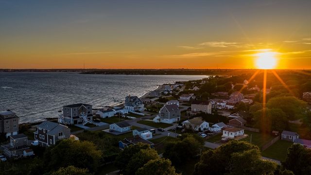 3 Rockland St, Fairhaven, MA 02719