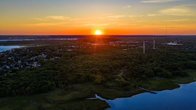 3 Rockland St, Fairhaven, MA 02719