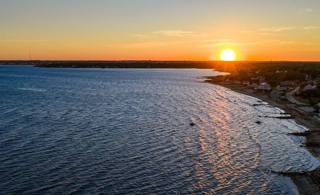 3 Rockland St, Fairhaven, MA 02719