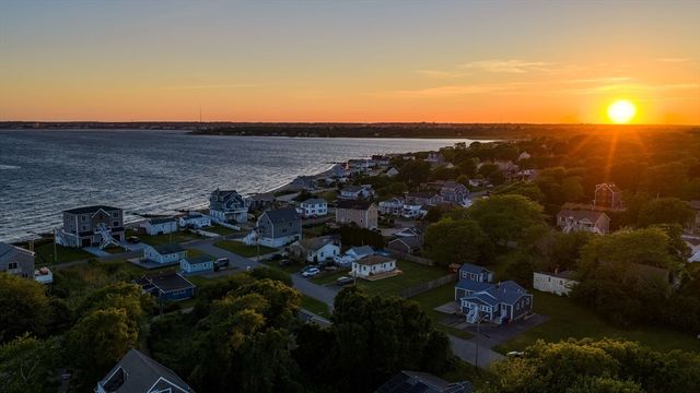 3 Rockland St, Fairhaven, MA 02719