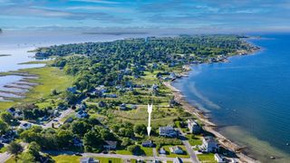3 Rockland St, Fairhaven, MA 02719