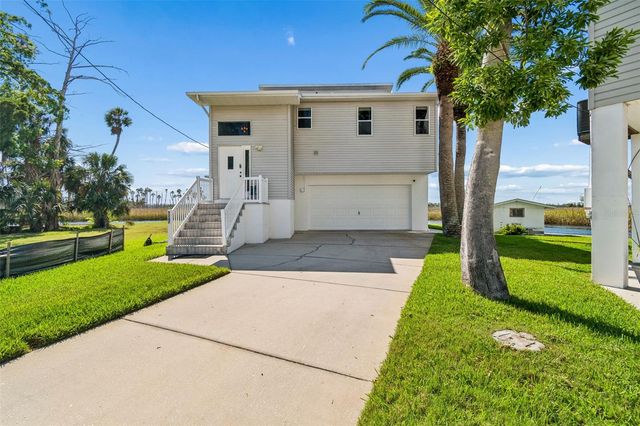 5247 TROPICAL POINT, Weeki Wachee, FL 34607