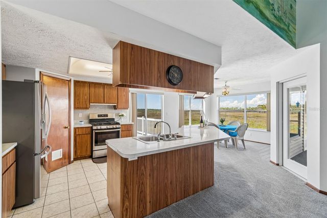 5247 TROPICAL POINT, Weeki Wachee, FL 34607