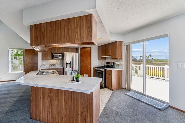 5247 TROPICAL POINT, Weeki Wachee, FL 34607