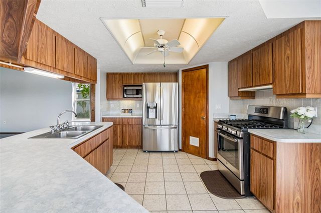 5247 TROPICAL POINT, Weeki Wachee, FL 34607