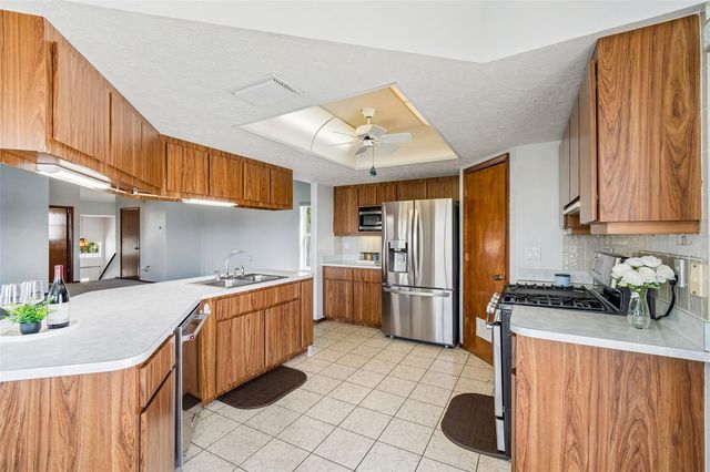 5247 TROPICAL POINT, Weeki Wachee, FL 34607