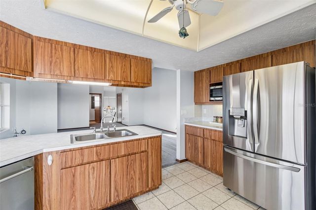 5247 TROPICAL POINT, Weeki Wachee, FL 34607