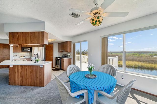 5247 TROPICAL POINT, Weeki Wachee, FL 34607