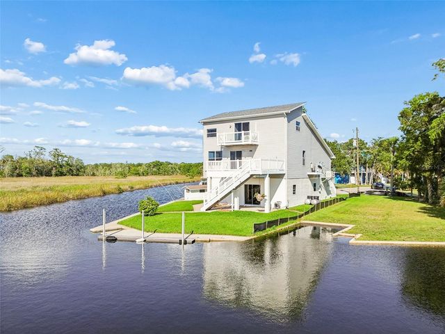 5247 TROPICAL POINT, Weeki Wachee, FL 34607