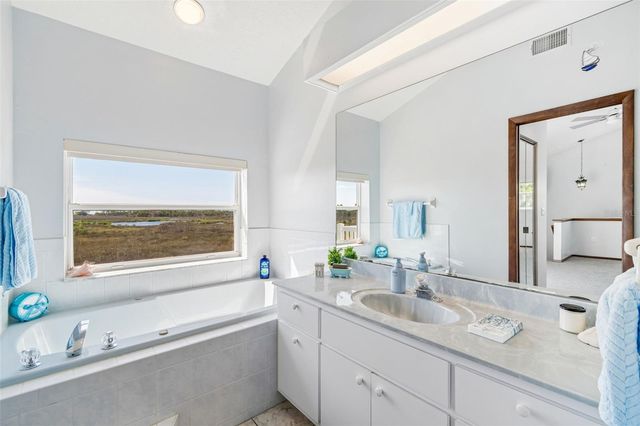 5247 TROPICAL POINT, Weeki Wachee, FL 34607