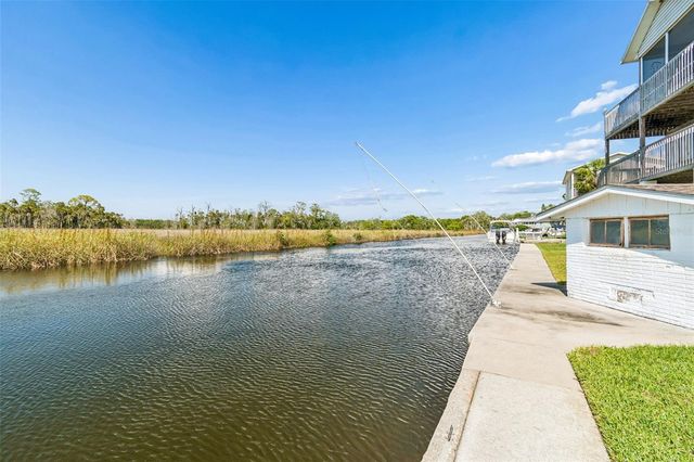 5247 TROPICAL POINT, Weeki Wachee, FL 34607