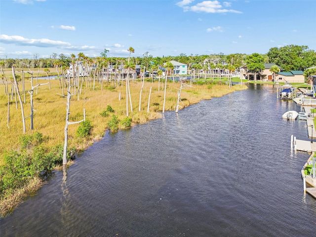 5247 TROPICAL POINT, Weeki Wachee, FL 34607