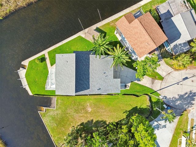 5247 TROPICAL POINT, Weeki Wachee, FL 34607