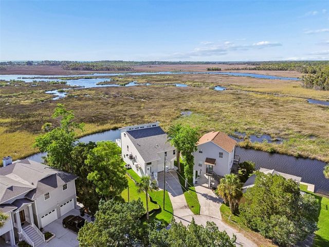 5247 TROPICAL POINT, Weeki Wachee, FL 34607