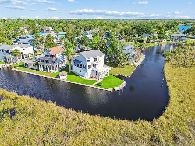 5247 TROPICAL POINT, Weeki Wachee, FL 34607