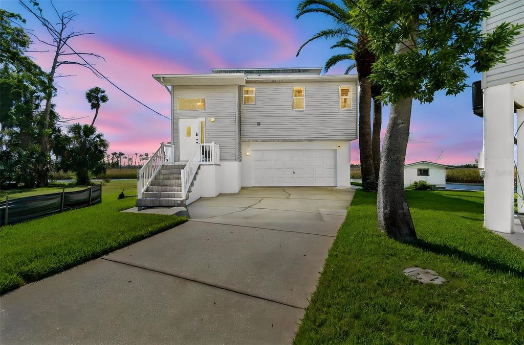 5247 TROPICAL POINT, Weeki Wachee, FL 34607