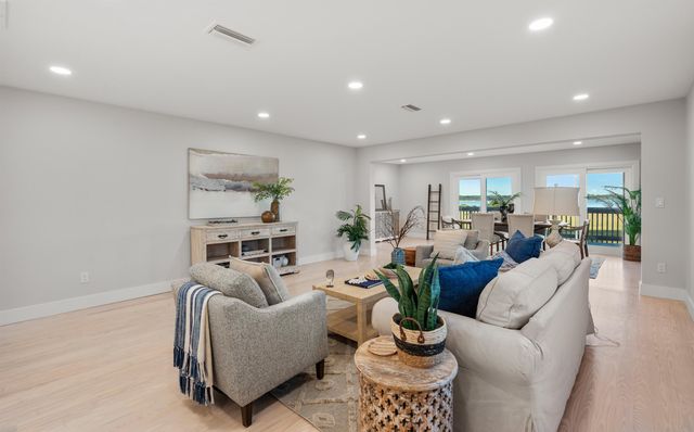 420 Trade Wind Ln, St Augustine, FL 32080