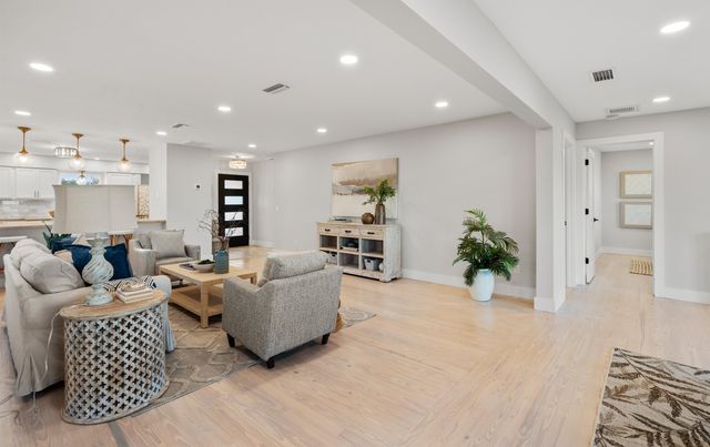 420 Trade Wind Ln, St Augustine, FL 32080