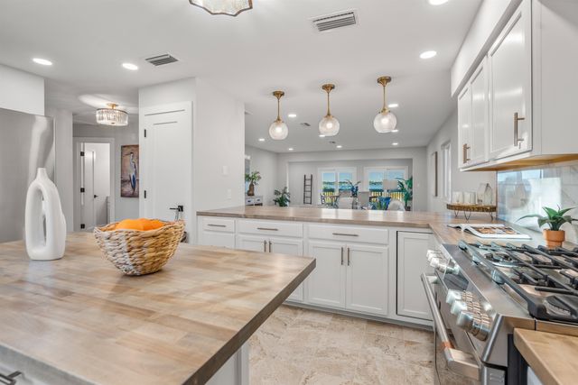 420 Trade Wind Ln, St Augustine, FL 32080