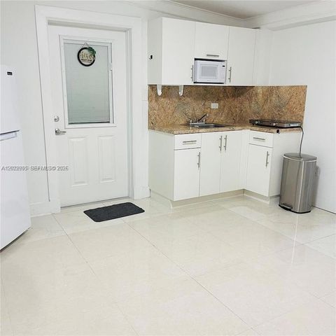 1310 N 70th Way 1, Hollywood, FL 33024