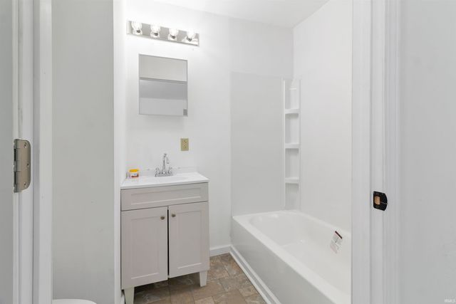 1614 Muncie Pike, Jonesboro, IN 46938