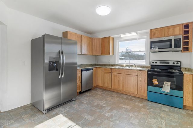 1614 Muncie Pike, Jonesboro, IN 46938