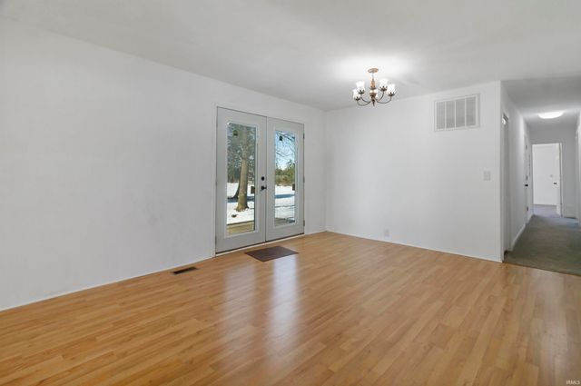 1614 Muncie Pike, Jonesboro, IN 46938