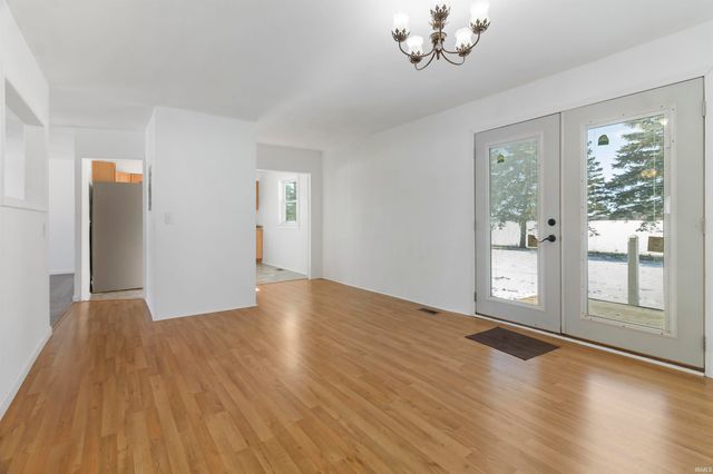 1614 Muncie Pike, Jonesboro, IN 46938