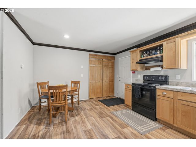 76113 FISH HATCHERY Rd, Oakridge, OR 97463