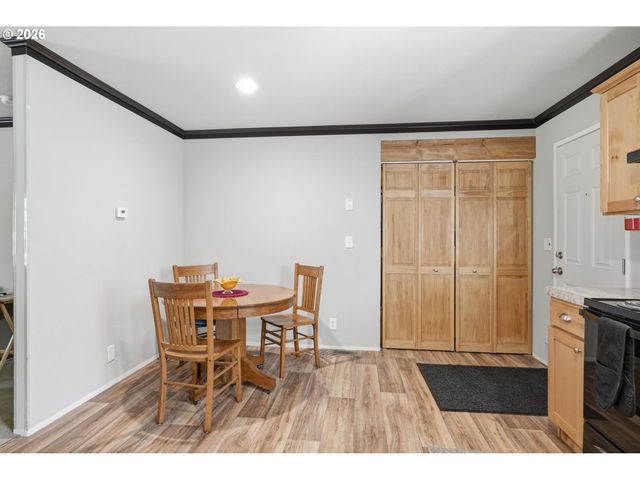 76113 FISH HATCHERY Rd, Oakridge, OR 97463