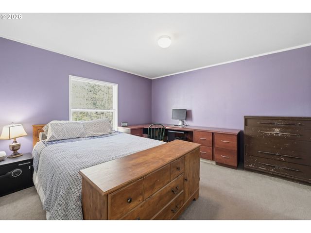 76113 FISH HATCHERY Rd, Oakridge, OR 97463