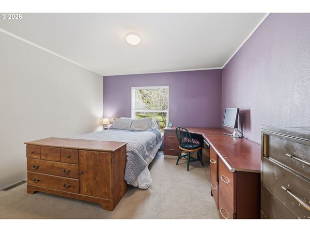 76113 FISH HATCHERY Rd, Oakridge, OR 97463