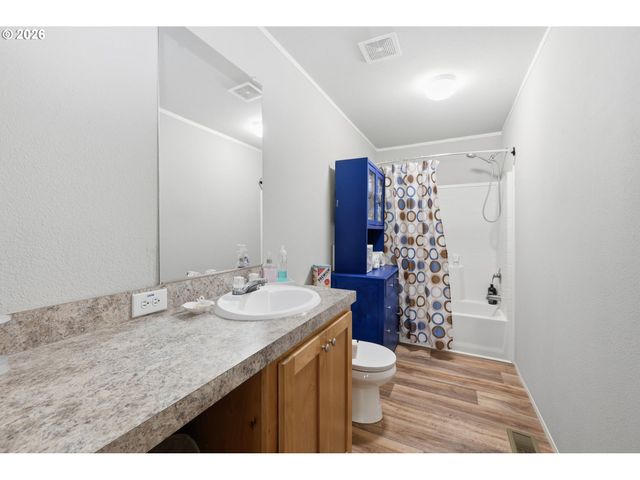 76113 FISH HATCHERY Rd, Oakridge, OR 97463