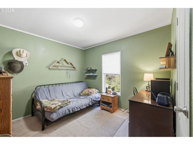 76113 FISH HATCHERY Rd, Oakridge, OR 97463