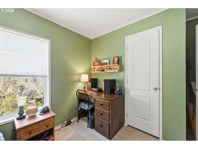 76113 FISH HATCHERY Rd, Oakridge, OR 97463