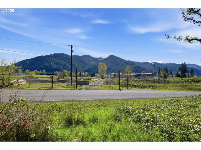 76113 FISH HATCHERY Rd, Oakridge, OR 97463
