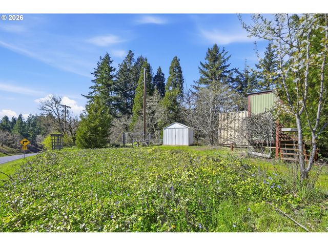 76113 FISH HATCHERY Rd, Oakridge, OR 97463