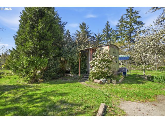 76113 FISH HATCHERY Rd, Oakridge, OR 97463