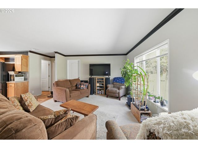 76113 FISH HATCHERY Rd, Oakridge, OR 97463