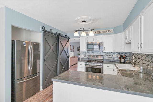 1527 Kirkwood Drive 1527, Geneva, IL 60134