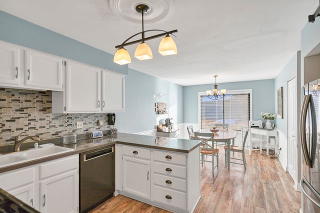 1527 Kirkwood Drive 1527, Geneva, IL 60134