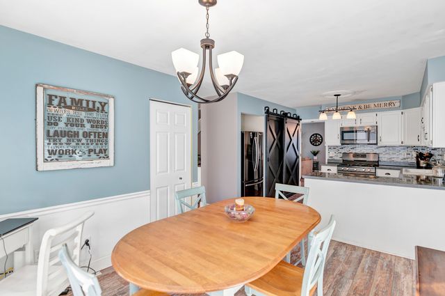 1527 Kirkwood Drive 1527, Geneva, IL 60134