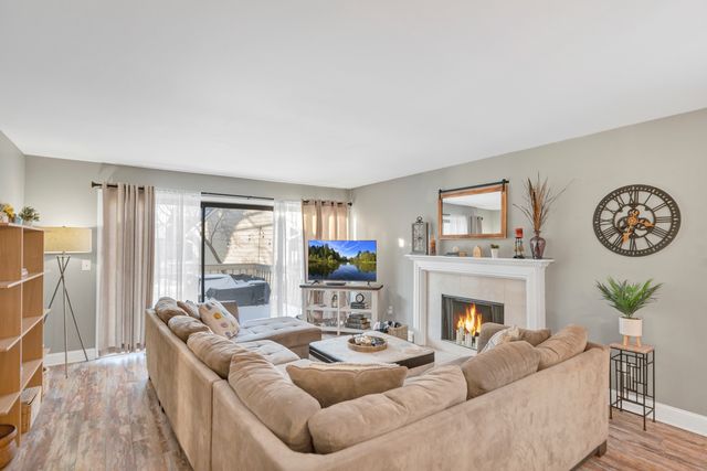 1527 Kirkwood Drive 1527, Geneva, IL 60134