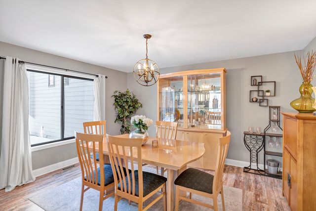 1527 Kirkwood Drive 1527, Geneva, IL 60134