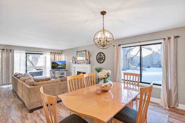 1527 Kirkwood Drive 1527, Geneva, IL 60134