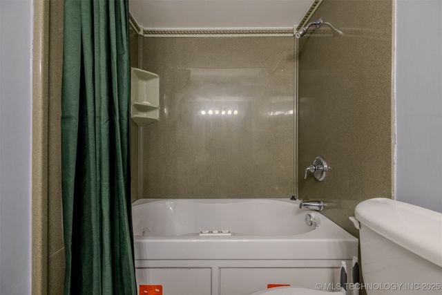 6804 S Toledo Avenue 404, Tulsa, OK 74136